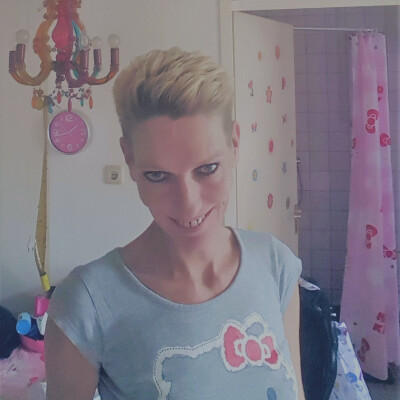 simone zoekt een Appartement / Woonboot in Amsterdam