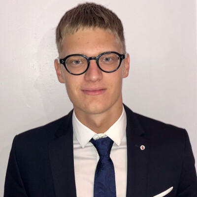 Alanas zoekt een Kamer / Appartement / Huurwoning / Studio / Woonboot in Amsterdam