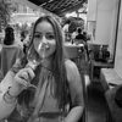 Margo  zoekt een Kamer / Appartement / Studio / Woonboot in Amsterdam