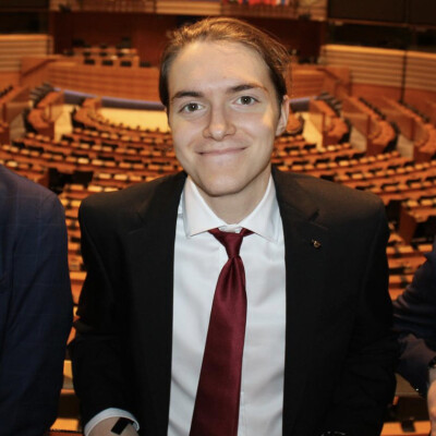 Tudor zoekt een Kamer / Appartement / Huurwoning / Studio / Woonboot in Amsterdam