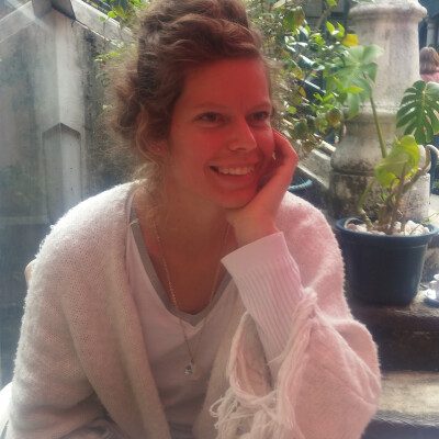 Renske  zoekt een Kamer / Appartement / Huurwoning / Studio / Woonboot in Amsterdam