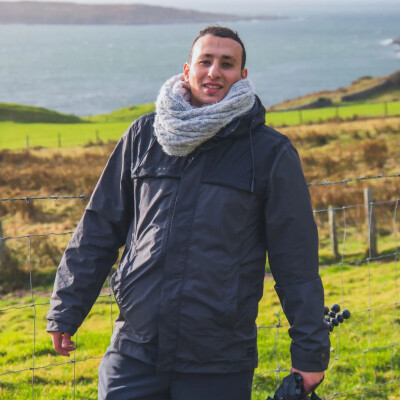 Mohamed zoekt een Kamer / Appartement / Huurwoning / Studio in Amsterdam