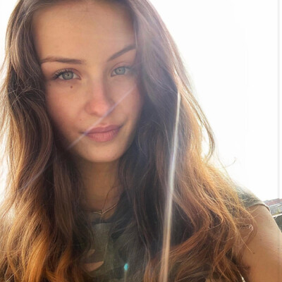 Agáta zoekt een Kamer / Appartement / Huurwoning / Studio in Amsterdam