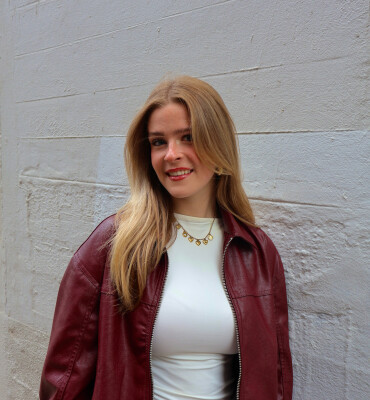 Anouk zoekt een Kamer / Huurwoning / Studio in Amsterdam