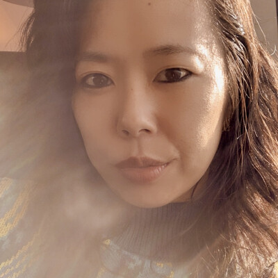 Cynthia  zoekt een Kamer / Appartement / Huurwoning / Studio in Amsterdam