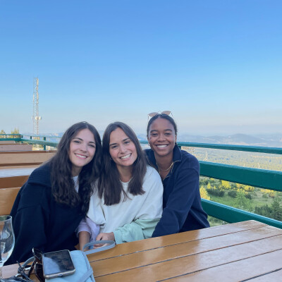 Sarah zoekt een Kamer / Appartement / Huurwoning in Amsterdam