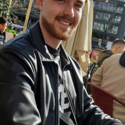 Nick zoekt een Appartement / Studio / Woonboot in Amsterdam