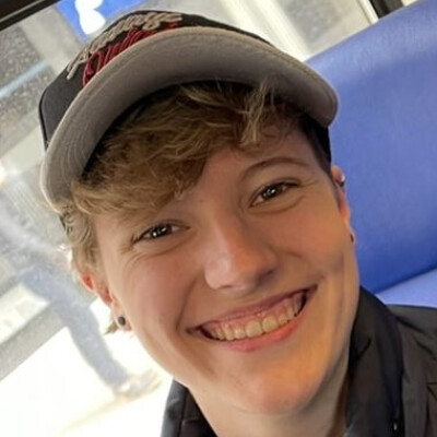 Liselotte  zoekt een Kamer / Appartement / Huurwoning / Studio in Amsterdam