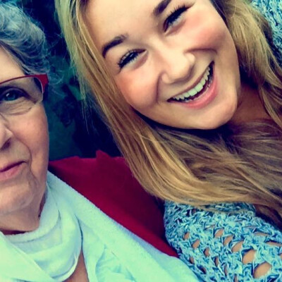 Julia zoekt een Appartement / Huurwoning / Studio / Woonboot in Amsterdam