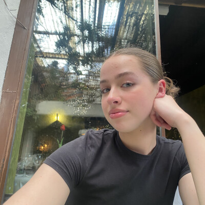 Maxime zoekt een Kamer / Appartement / Huurwoning / Studio in Amsterdam