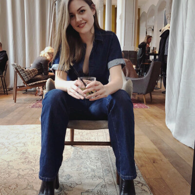 Nikky zoekt een Appartement / Huurwoning / Studio / Woonboot in Amsterdam