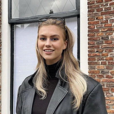 Cathy zoekt een Appartement / Huurwoning / Studio / Woonboot in Amsterdam