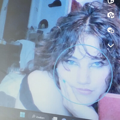 Myla zoekt een Kamer / Appartement / Huurwoning / Woonboot in Amsterdam