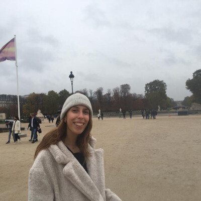 Catarina zoekt een Kamer / Appartement / Studio / Woonboot in Amsterdam