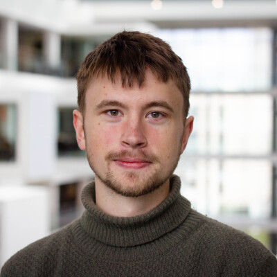 Lukas zoekt een Kamer / Appartement / Studio / Woonboot in Amsterdam