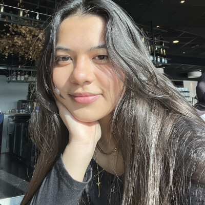 Lisa zoekt een Kamer / Appartement / Huurwoning / Studio / Woonboot in Amsterdam