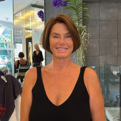 Deborah  zoekt een Kamer / Huurwoning / Studio in Amsterdam