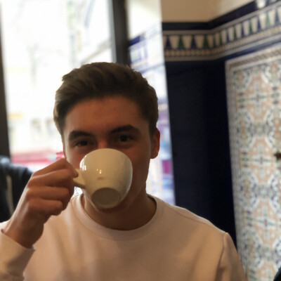 Simon  zoekt een Appartement / Huurwoning / Studio in Amsterdam