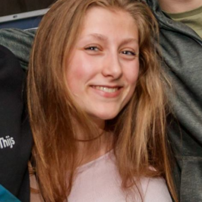 Ruth zoekt een Kamer / Appartement / Huurwoning / Studio / Woonboot in Amsterdam