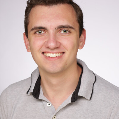 Florian zoekt een Kamer / Appartement / Huurwoning / Studio / Woonboot in Amsterdam