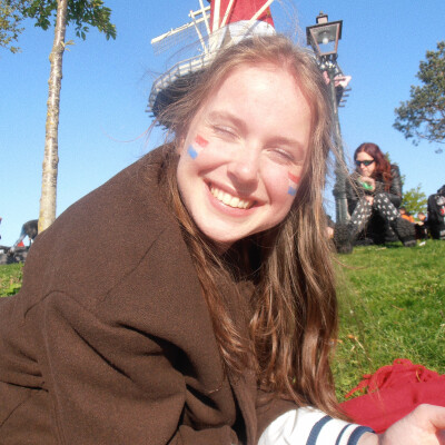 Teuntje zoekt een Kamer / Appartement / Huurwoning / Studio in Amsterdam