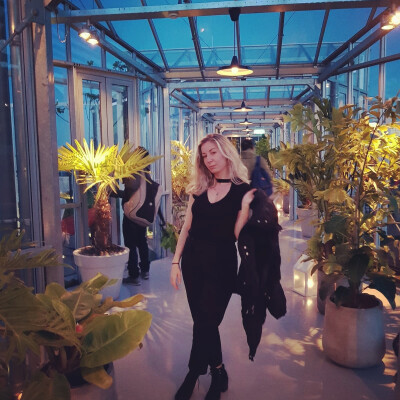 Britt zoekt een Kamer / Appartement / Huurwoning / Studio / Woonboot in Amsterdam