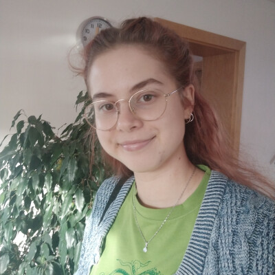 Alice  zoekt een Kamer / Appartement / Huurwoning / Studio / Woonboot in Amsterdam