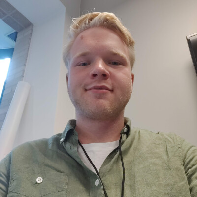 Amund  zoekt een Kamer / Appartement / Huurwoning / Studio / Woonboot in Amsterdam