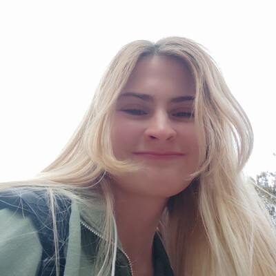 Elisa zoekt een Kamer / Appartement / Studio in Amsterdam