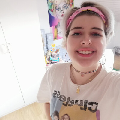 Eva-Maria zoekt een Kamer / Appartement / Huurwoning / Studio / Woonboot in Amsterdam