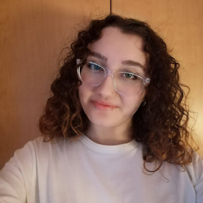 Giulia Angela zoekt een Kamer / Appartement / Huurwoning / Studio in Amsterdam