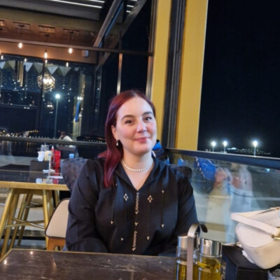 Loubna zoekt een Huurwoning / Studio in Amsterdam