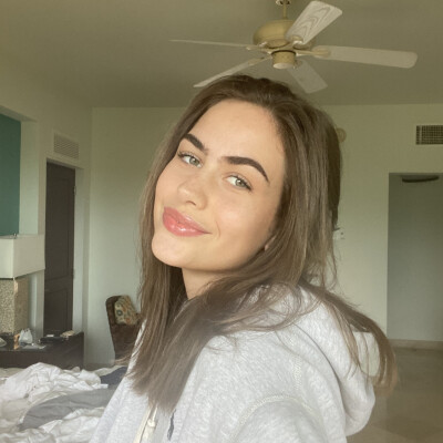 Josephine zoekt een Kamer / Appartement / Huurwoning / Studio in Amsterdam