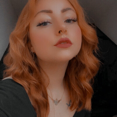 Elisa zoekt een Kamer / Appartement / Huurwoning / Studio / Woonboot in Amsterdam