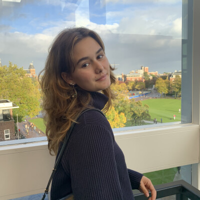 Sophia zoekt een Kamer / Appartement / Studio in Amsterdam