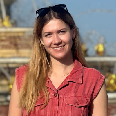 Alina zoekt een Kamer / Appartement / Huurwoning / Studio / Woonboot in Amsterdam