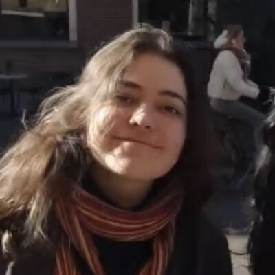 Ela zoekt een Kamer / Appartement / Huurwoning / Studio / Woonboot in Amsterdam