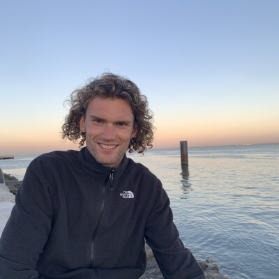 Cormick  zoekt een Kamer / Appartement / Huurwoning / Studio / Woonboot in Amsterdam