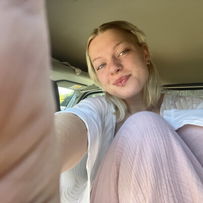 Jill zoekt een Kamer / Appartement / Huurwoning / Studio / Woonboot in Amsterdam