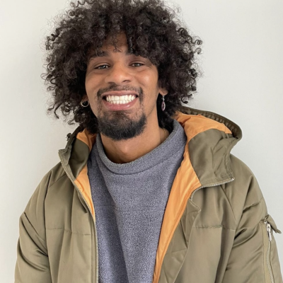 Joe-Lee  zoekt een Appartement / Huurwoning / Studio / Woonboot in Amsterdam