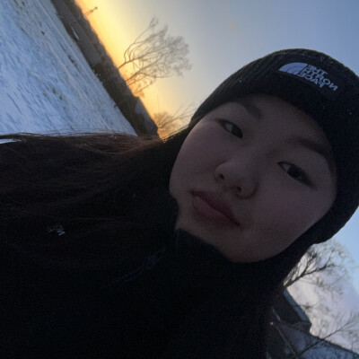 Yelina zoekt een Kamer / Appartement / Huurwoning / Studio / Woonboot in Amsterdam