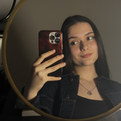 Zornitsa zoekt een Kamer / Studio in Amsterdam