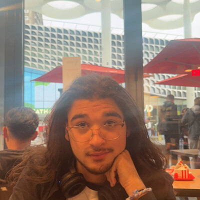 Démario zoekt een Kamer / Appartement in Amsterdam