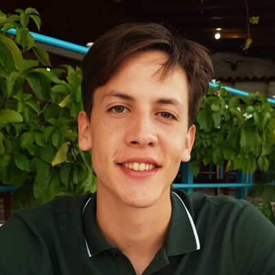 Kenneth zoekt een Kamer / Appartement / Huurwoning / Studio in Amsterdam