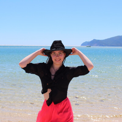 Liliana zoekt een Kamer / Appartement / Huurwoning / Studio / Woonboot in Amsterdam