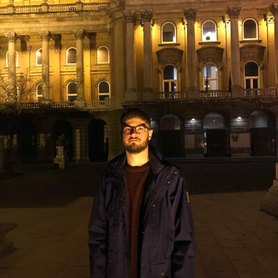 Kian  zoekt een Kamer / Appartement / Huurwoning / Studio in Amsterdam