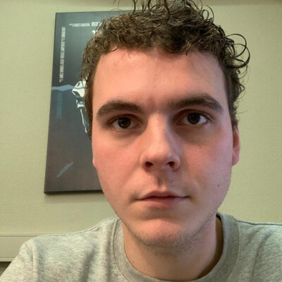 Bart zoekt een Kamer / Appartement / Huurwoning / Studio in Amsterdam