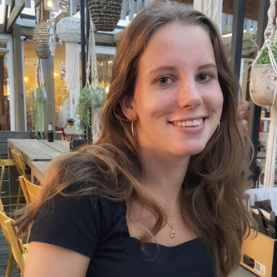 Beryl zoekt een Kamer / Huurwoning / Studio in Amsterdam