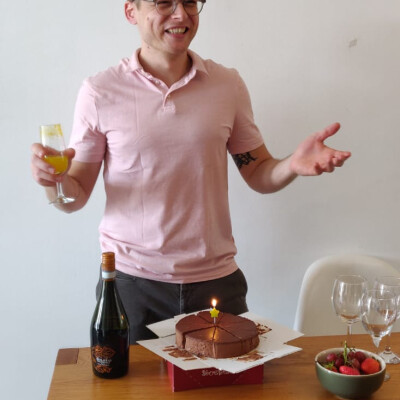 Nichita zoekt een Kamer / Studio in Amsterdam