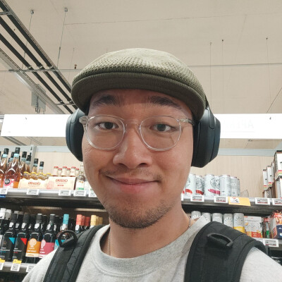 Alexander zoekt een Kamer / Appartement / Huurwoning / Studio in Amsterdam